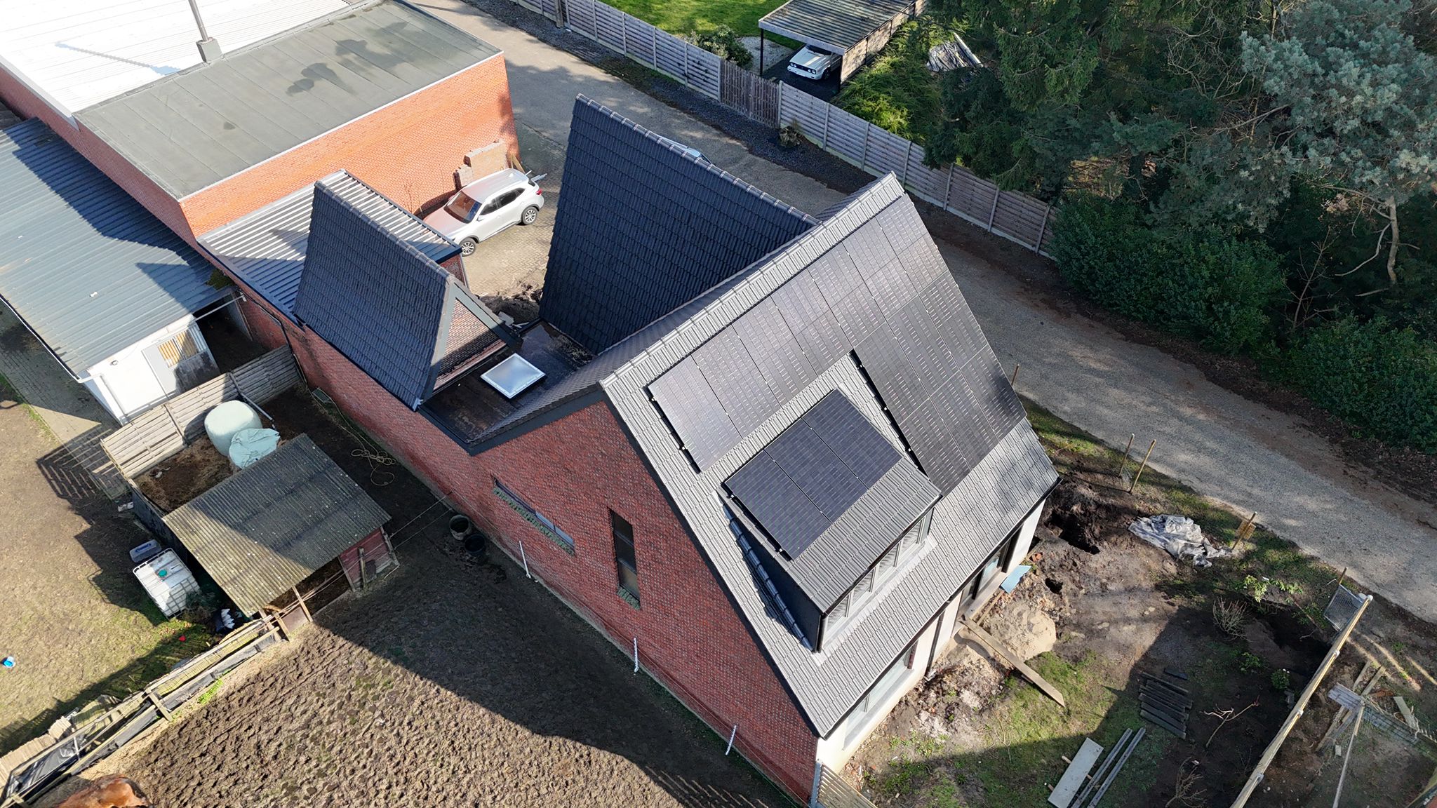 Moderne villa met zonnepanelen